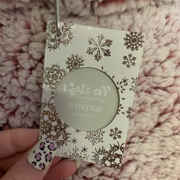 NWT Lights Off Nightwear Fuzzy Cowl Neck Teddy Long Sleeve Pull Over - Picture 4 of 7